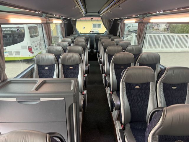 Távolsági autóbusz NEOPLAN Starliner C  P 11 II P 11  371 KW