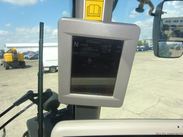 Traktor DEUTZ-FAHR 6215 Agroton TTV