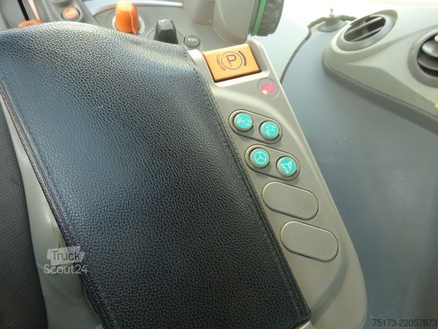 Traktor DEUTZ-FAHR 6215 Agroton TTV