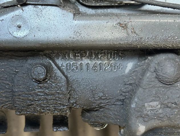 Box truck SCANIA P230 EURO 3 AIRCO MANUAL GEARBOX VAN BEURDEN ISO