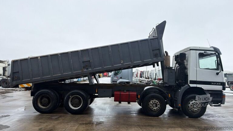 Kipper Mercedes-Benz Actros 3235 (TAMBOURS / 8X4 / LAMES / GRAND PON...