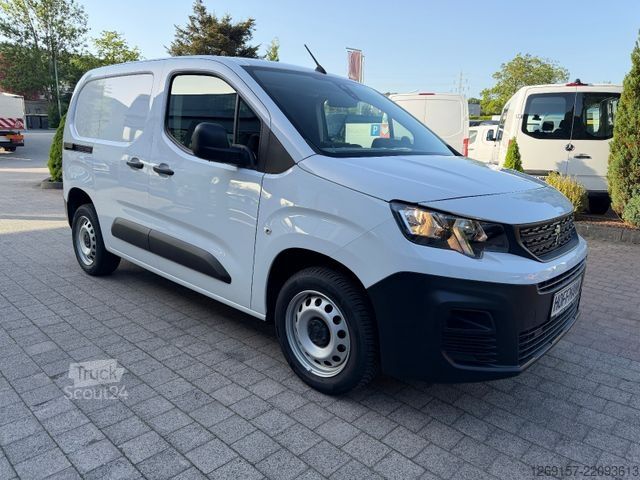 Furgone PEUGEOT Partner 1,5 DIESEL Premium Kasten Tempomat A/C