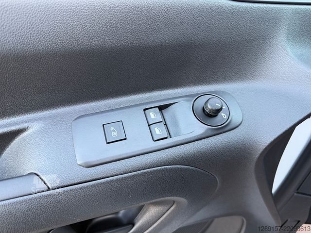 Furgone PEUGEOT Partner 1,5 DIESEL Premium Kasten Tempomat A/C
