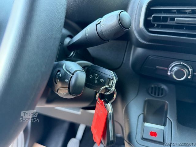 Furgone PEUGEOT Partner 1,5 DIESEL Premium Kasten Tempomat A/C