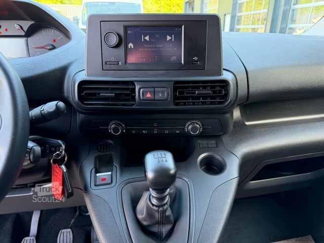 Furgone PEUGEOT Partner 1,5 DIESEL Premium Kasten Tempomat A/C