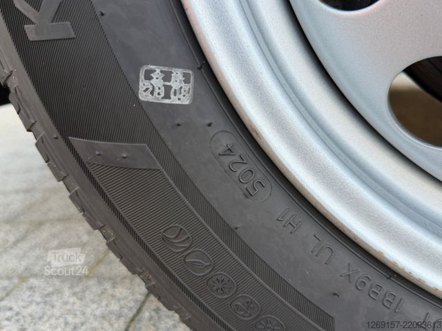 Furgone PEUGEOT Partner 1,5 DIESEL Premium Kasten Tempomat A/C