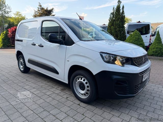 Furgone PEUGEOT Partner 1,5 DIESEL Premium Kasten Tempomat A/C