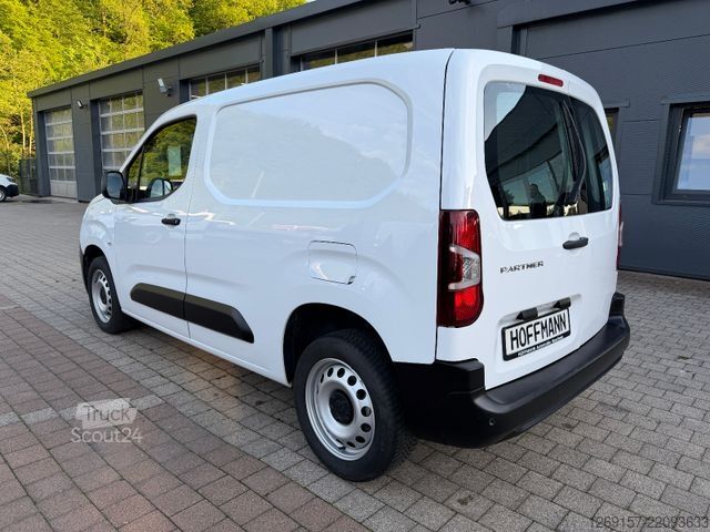 Furgone PEUGEOT Partner 1,5 DIESEL Premium Kasten Tempomat A/C