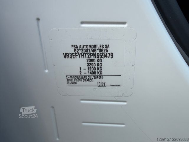 Furgone PEUGEOT Partner 1,5 DIESEL Premium Kasten Tempomat A/C