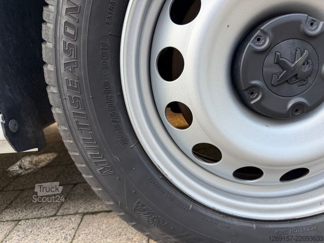 Furgone PEUGEOT Partner 1,5 DIESEL Premium Kasten Tempomat A/C