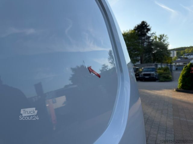 Furgone PEUGEOT Partner 1,5 DIESEL Premium Kasten Tempomat A/C