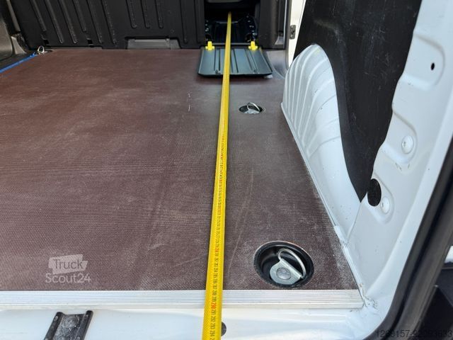 Furgone PEUGEOT Partner 1,5 DIESEL Premium Kasten Tempomat A/C