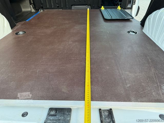 Furgone PEUGEOT Partner 1,5 DIESEL Premium Kasten Tempomat A/C