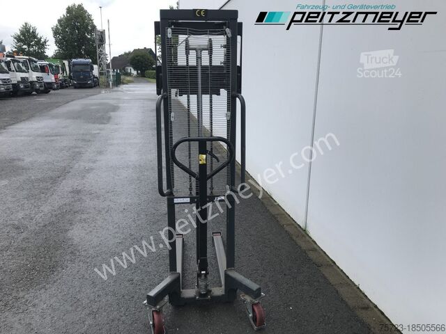 Véhicule utilitaire fetra Fetra Handhydraulik Stapler 6855