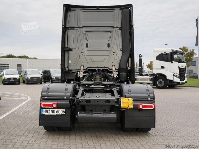 Standardowy ciągnik siodłowy Mercedes-Benz Actros 1848 LS KlimaA Navi LED RFK LederLR