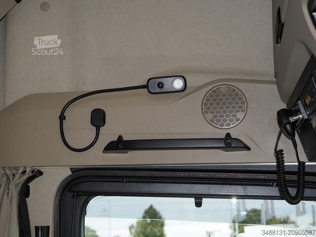 Standardowy ciągnik siodłowy Mercedes-Benz Actros 1848 LS KlimaA Navi LED RFK LederLR