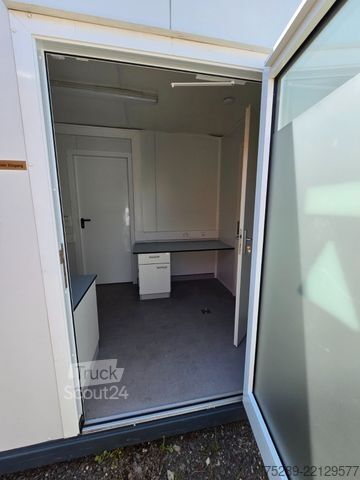 Camion à usage spécial  Laborcontainer Pflege und Behandlung container