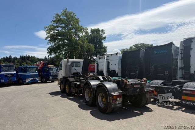 Camion scarrabile SCANIA P113 HL 360 8X4