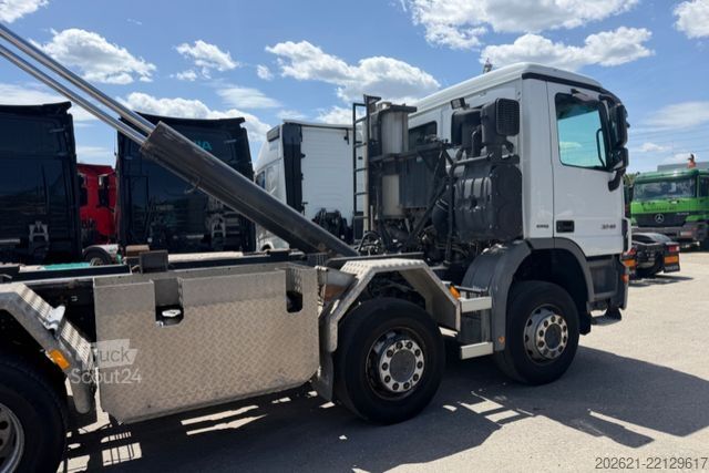 شاحنة قلّابة بذراع تحميل متحرك MERCEDES-BENZ Actros 3248 8x4 Abroller