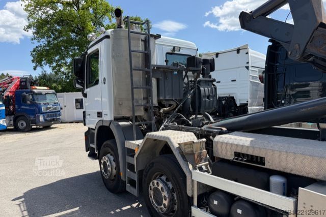 شاحنة قلّابة بذراع تحميل متحرك MERCEDES-BENZ Actros 3248 8x4 Abroller