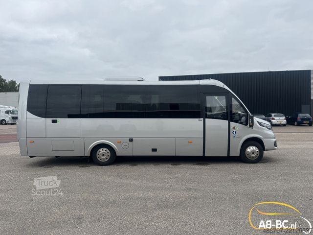 Minibus IVECO Rosero First Touring Electra, Reichweite 336 km