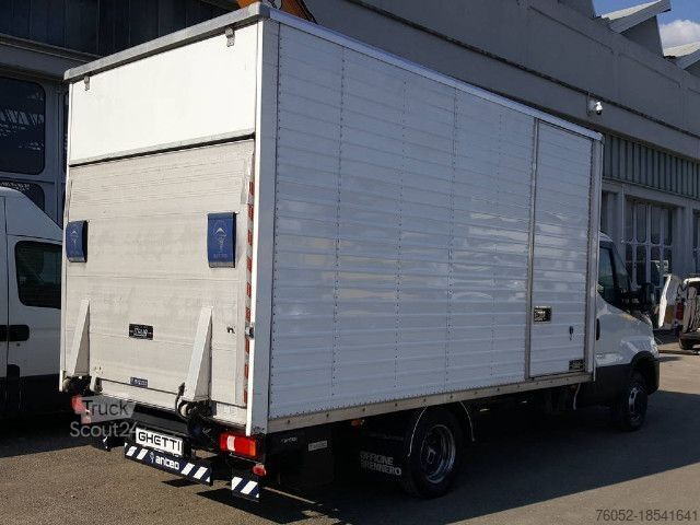 Vrachtwagen met bakwagen IVECO 35C14