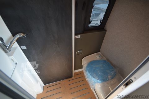 Autocaravana Hymer/Eriba Camper Van Grand Canyon S 700 Allrad*190 PS*Schlafdach