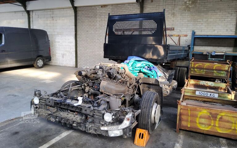 Renault volquete trilateral piezas Renault Master y Serie D Renault 3 ZIJDIGE KIPPER RENAULT MASTER & D SERIE ONDER...