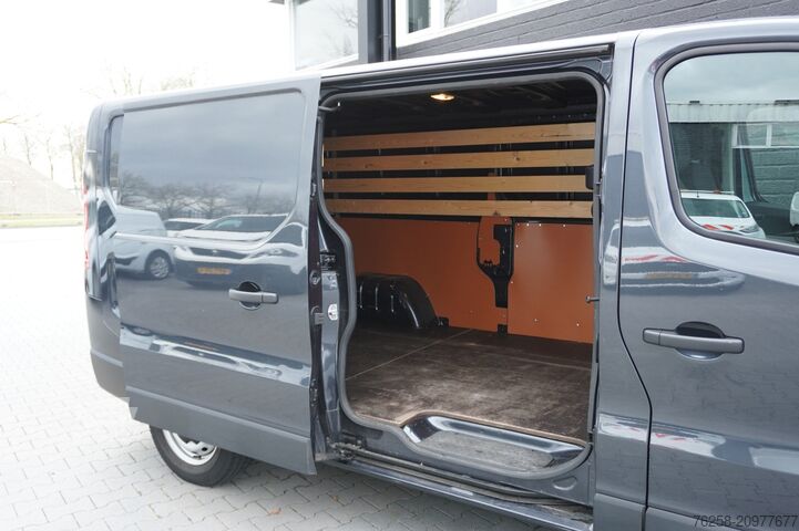 Fourgon tôlé Renault Trafic 2.0 dCi L2 EURO 6 - Airco- Navi - Cruise...