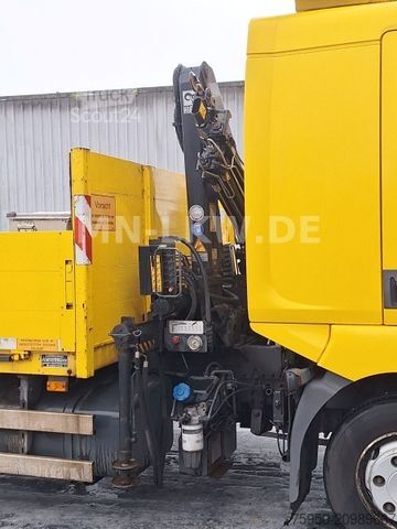 Camion équipé d'une grue RENAULT MIDLUM 220 DXI HIAB KRAN 9,1m TÜV 07/2026