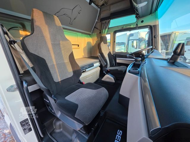 Volume trekker MAN TGX 18.460 4X2 LLS-U / Retarder / 2 Tanks