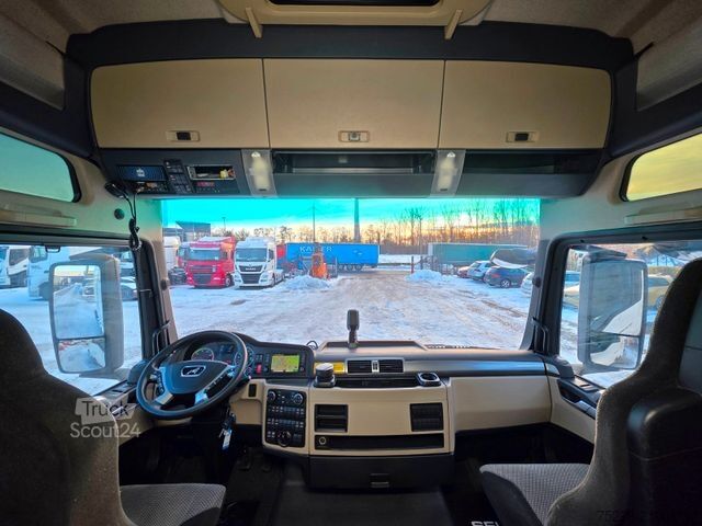 Volume trekker MAN TGX 18.460 4X2 LLS-U / Retarder / 2 Tanks