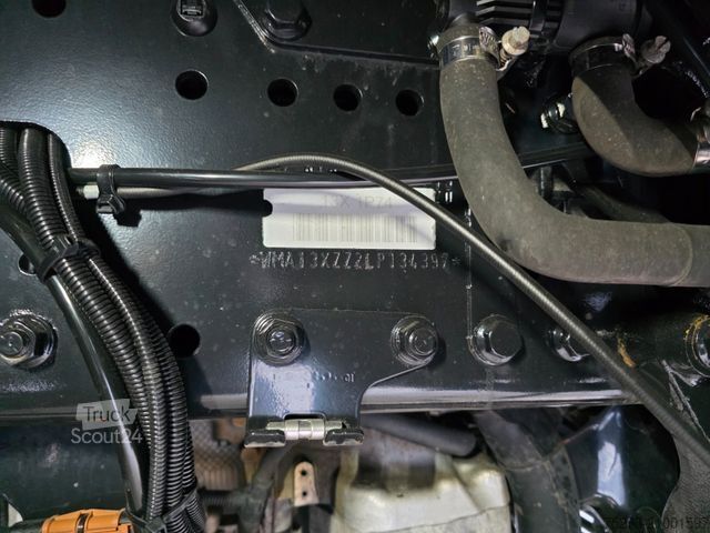 Volume trekker MAN TGX 18.460 4X2 LLS-U / Retarder / 2 Tanks