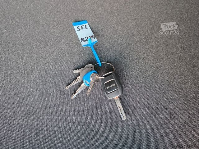 Standaard trekker MAN TGX 18.500 4X2 BLS / Retarder / 2 Tanks