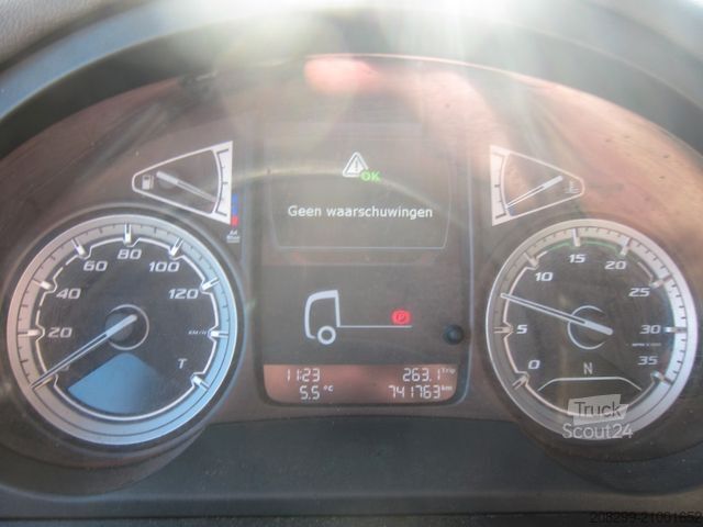 Camion plateau avec bâche DAF CF 230 19T Schiebeplane LBW Portalturen