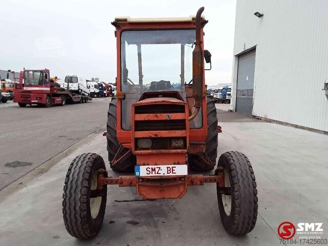 Traktorius Renault Machine