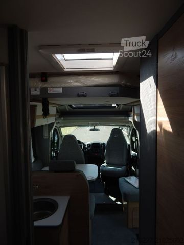 Half-integraal camper DETHLEFFS Just Camp T 7052 EB AB NOVEMBER 25+EINZELBETTEN+