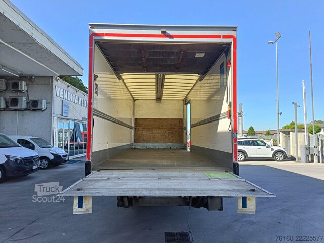 Furgon sa sandukom, bočnim vratima i utovarnom rampom Iveco EUROCARGO 120E19P