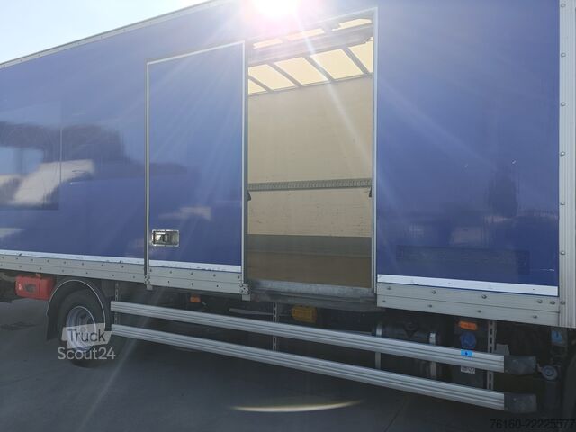 Furgon sa sandukom, bočnim vratima i utovarnom rampom Iveco EUROCARGO 120E19P
