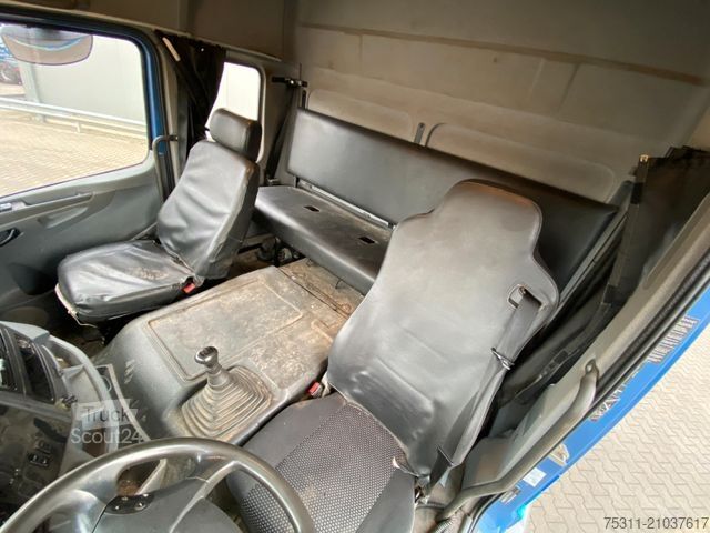 Flatbed truck MERCEDES-BENZ 1829 Axor| 5x Sitze*8x-Gang manuell*AHK*AC*Temp.