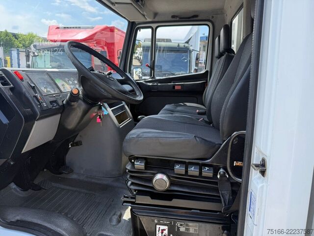Hladilni dostavnik MERCEDES-BENZ VARIO 816 D Kühlkoffer 4 m LBW 1 TO.*TK T 800 R