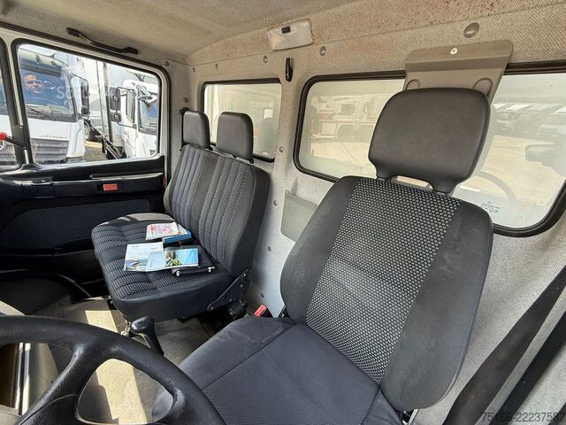 Hladilni dostavnik MERCEDES-BENZ VARIO 816 D Kühlkoffer 4 m LBW 1 TO.*TK T 800 R