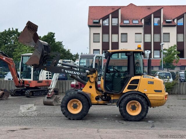 Погрузчик с колёсным шасси VOLVO L25F , L 25 Radlader, PG, 4- in 1 ,L 30