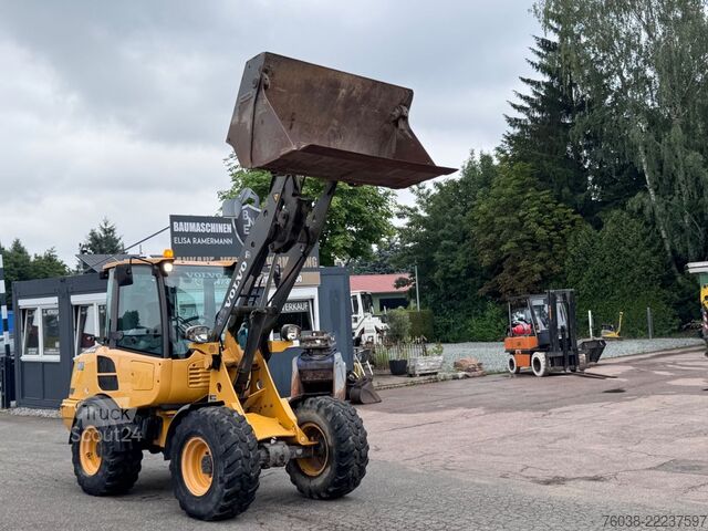 Погрузчик с колёсным шасси VOLVO L25F , L 25 Radlader, PG, 4- in 1 ,L 30