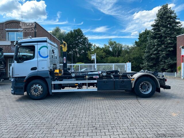 Camião porta-contentores de gancho MERCEDES-BENZ 1836 Antos Abroller 4x2
