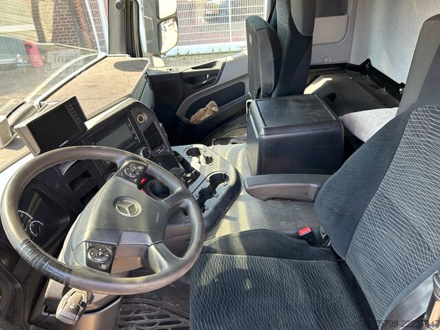 Camião porta-contentores de gancho MERCEDES-BENZ 1836 Antos Abroller 4x2