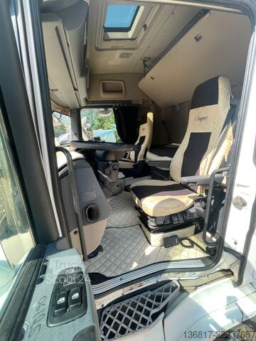 Standard SZM SCANIA R440 4x2 Highline Lowliner Standhei. vollversp.