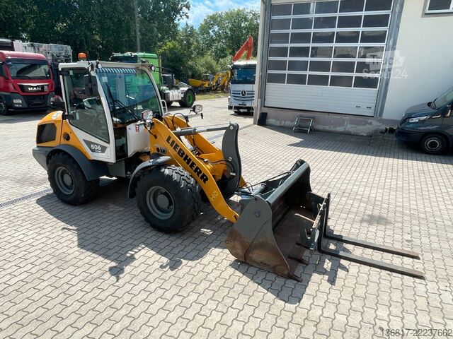 Колісний навантажувач LIEBHERR L506 COMPACT G8 Radlader 4IN1-Schaufel u. Gabel