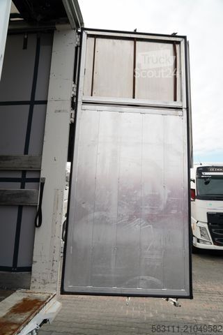 Remorque ouverte avec bâche FRUEHAUF / PRZYCZEPA / PRZEJAZDOWA / OSIE SAF / 2022 /