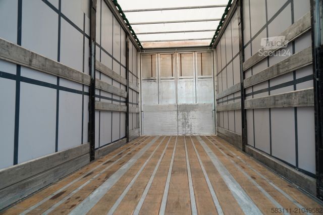 Remorque ouverte avec bâche FRUEHAUF / PRZYCZEPA / PRZEJAZDOWA / OSIE SAF / 2022 /